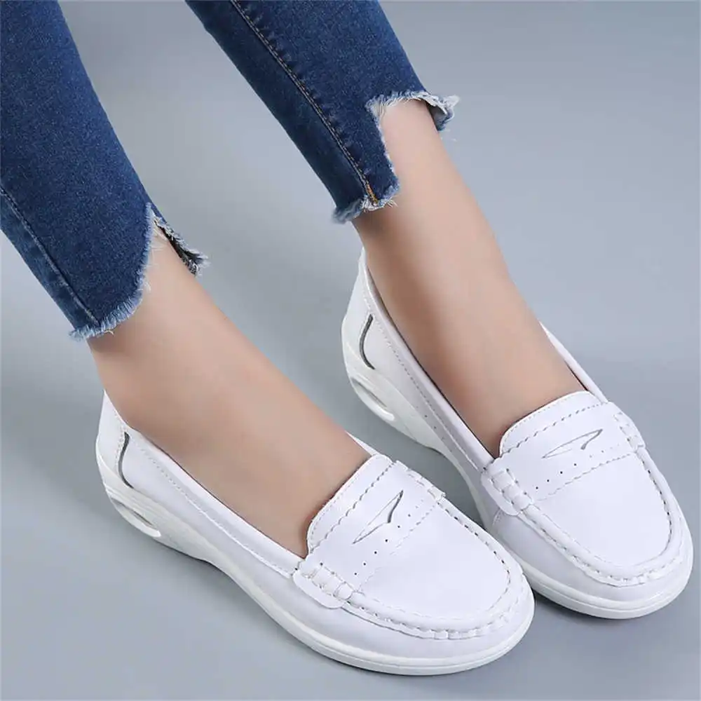 Thick Sole Slipon White Traine - Luxury Lifestyle Shorts 评论和价格