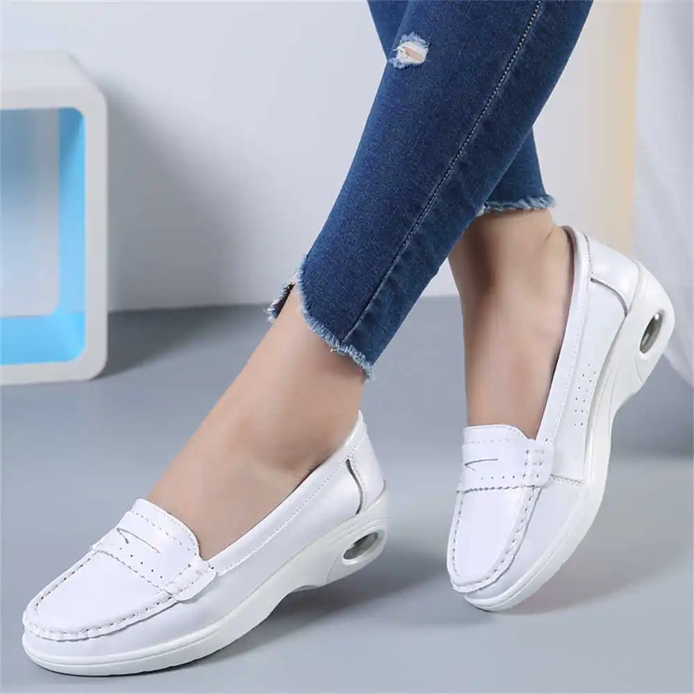 Thick Sole Slipon White Traine - Luxury Lifestyle Shorts 评论和价格