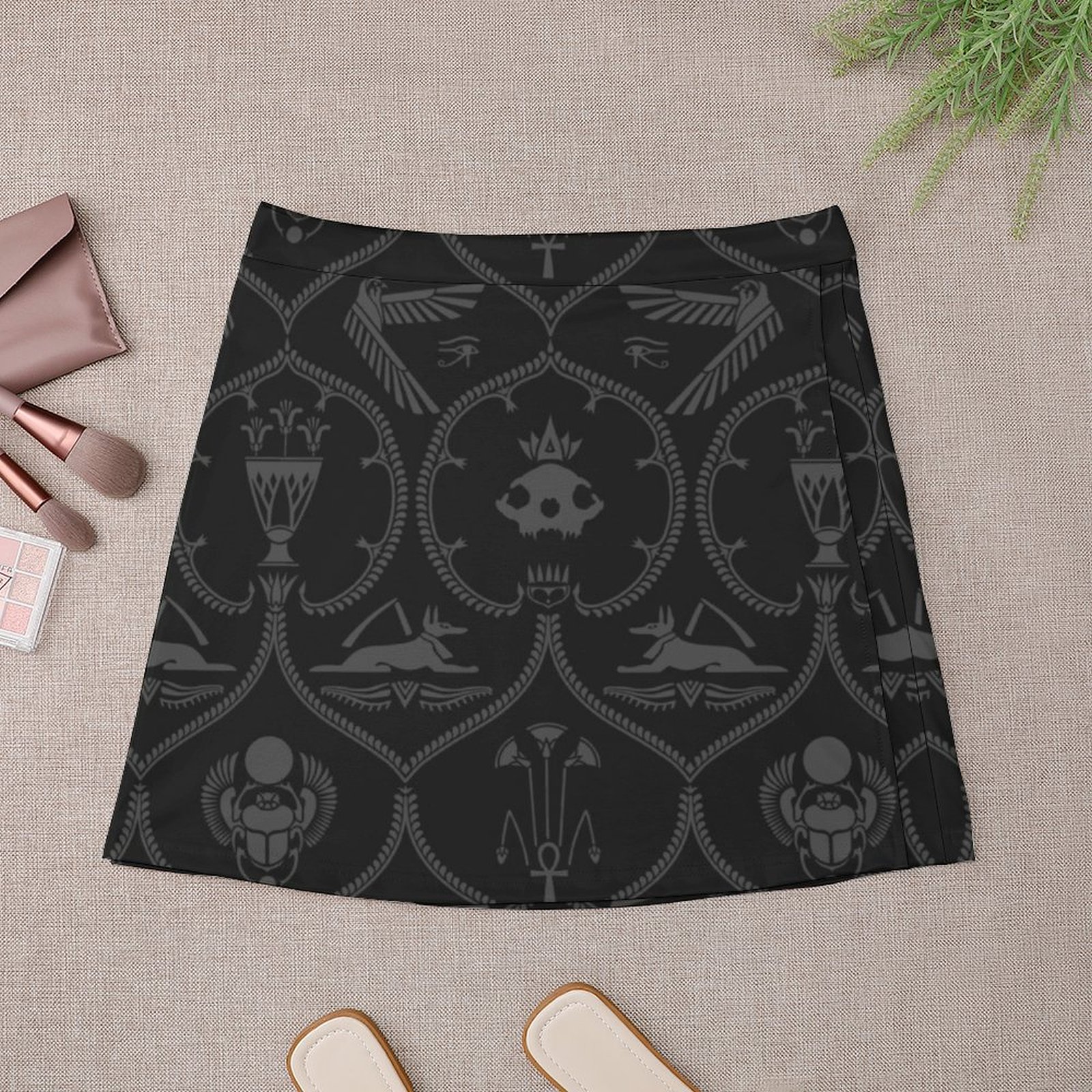Ancient Egypt: Cat guardian of - Luxury Lifestyle Shorts 评论和价格